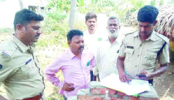 రోడ్డు ఆక్రమణపై విచారణ