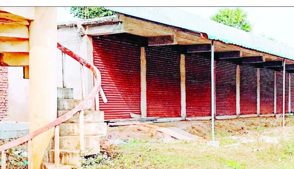 నిరుపయోగంగా షాపింగ్‌ కాంప్లెక్స్‌