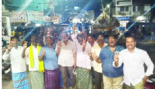 టిడిపి నేతల సంబరాలు