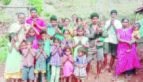 రేషన్‌ కార్డులు ఇప్పించండి