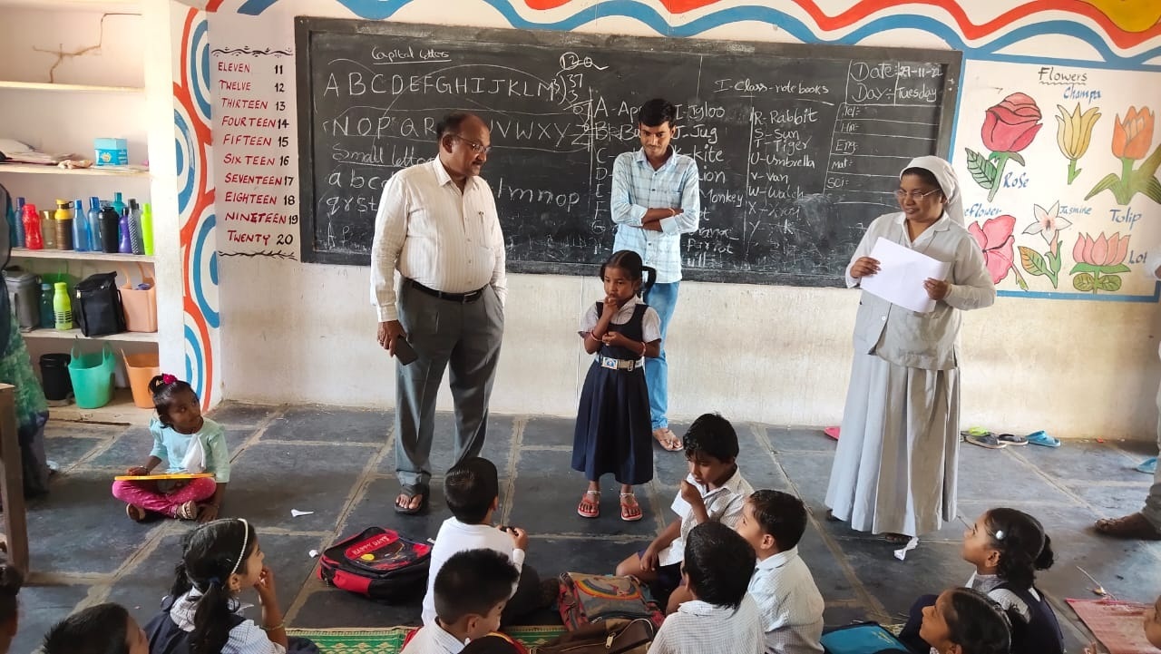 పరీక్ష కేంద్రాల్లో పరిశీలన