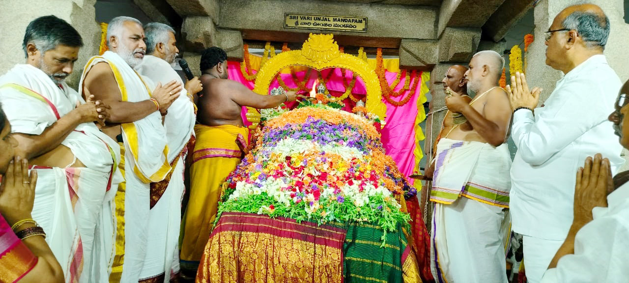 వైభవం.. శ్రీ పట్టాభిరాముడి పుష్పయాగం