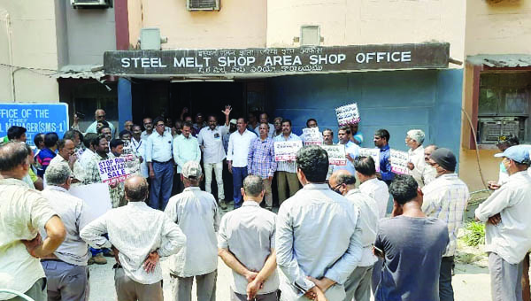 వేతన ఒప్పందం అమలు చేయాలి