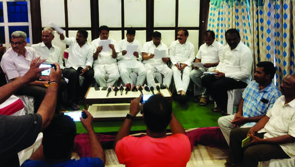 గంగవరం కార్మికులకు రూ.36 వేలు ఇవ్వాలి