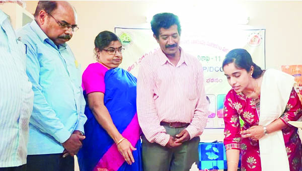 గ్రంథాలయాలను మహిళలు సద్వినియోగం చేసుకోవాలి