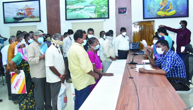 స్పందన అర్జీలను జవాబుదారి తనంతో పరిష్కారం