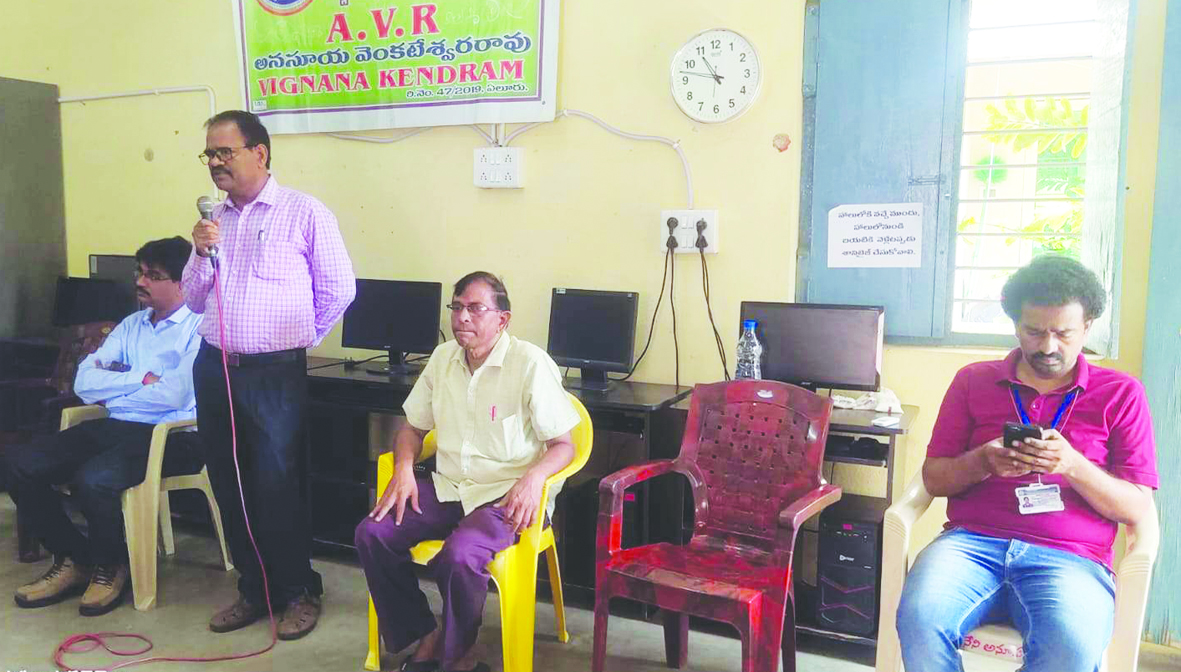 ఉచిత కంప్యూటర్‌ శిక్షణ అభినందనీయం