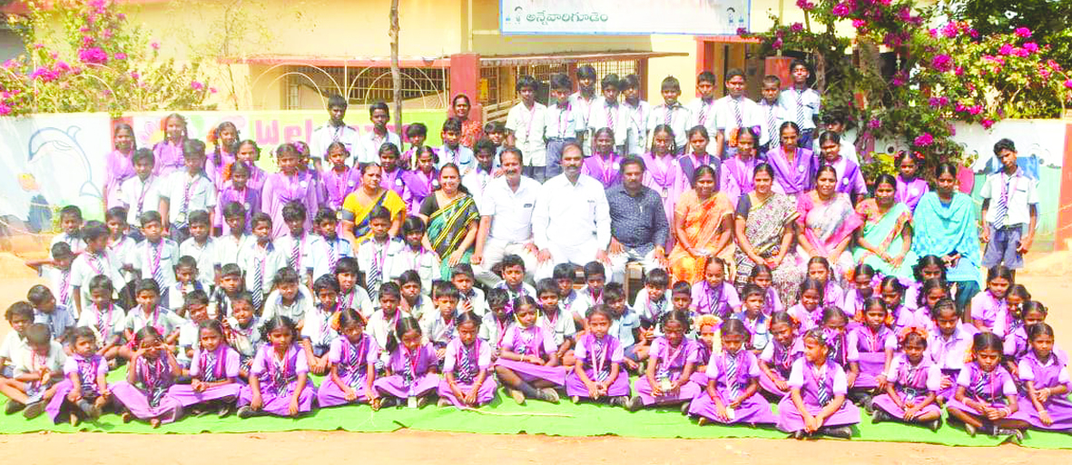 విద్యార్థులకు వీడ్కోలు సభ