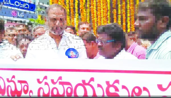 వీఆర్‌ఏల సమస్యలు పరిష్కరించాలి: గొట్టిపాటి