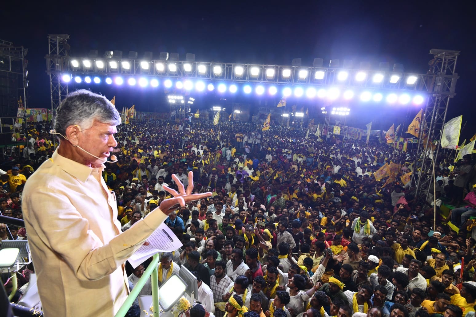 అబద్దాలతో అధికారంలోకి వచ్చిన జగన్‌