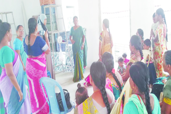 అంగన్‌వాడీ కేంద్రాల్లో ఆకస్మిక తనిఖీలు