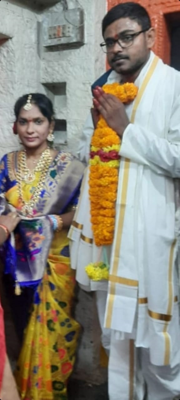 అప్పుల బాధతో దంపతులు బలవన్మరణం