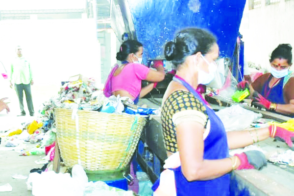 పారిశుధ్య పనుల పరిశీలన