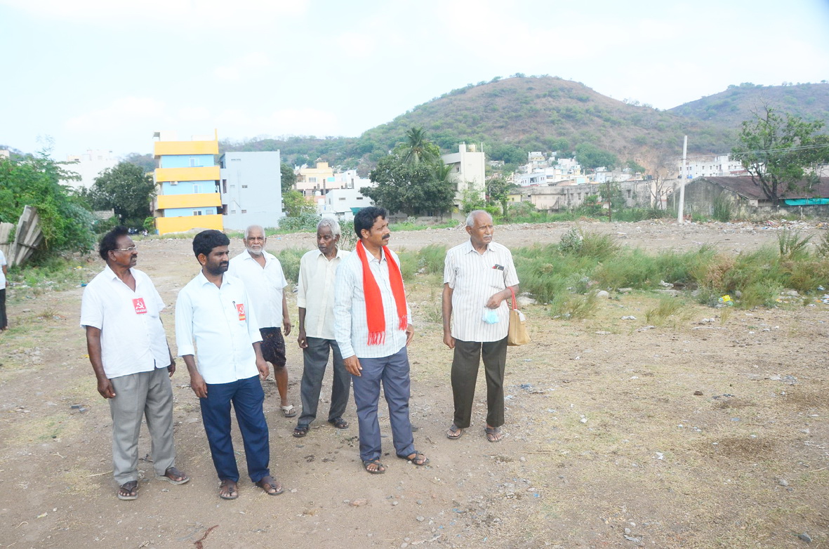 కార్మిక శాఖ స్థలంలో వైసిపి కార్యాలయం నిర్మాణం తగదు