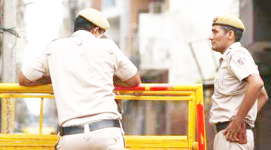 వీక్లీ ఆఫ్‌ అమలేది..!