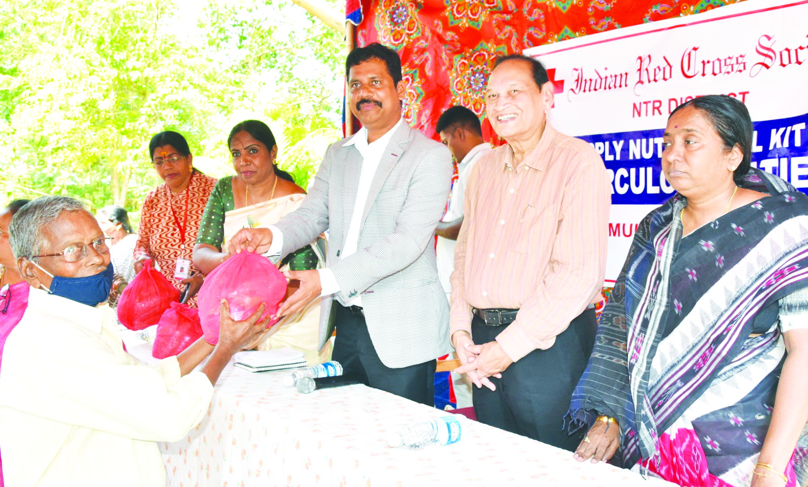 క్షయ వ్యాధిగ్రస్తులకు పౌష్టికాహారం పంపిణీ