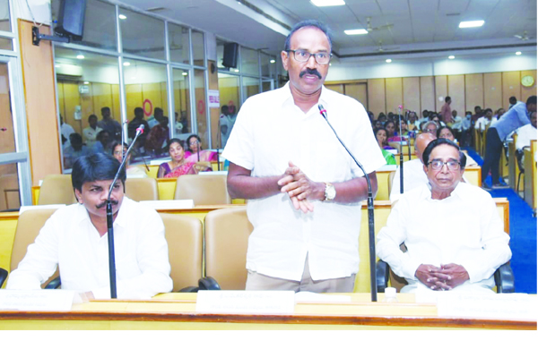 అరకొర అంశాలకే పరిమితం