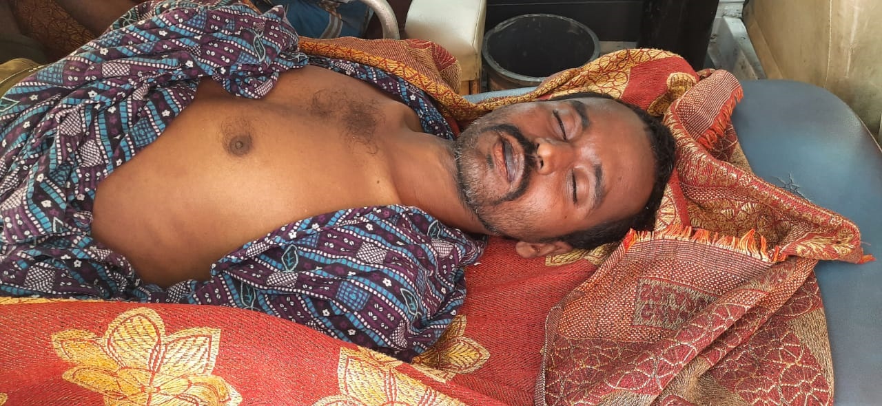 - ఆత్మహత్యకు పాల్పడిన చేనేత కార్మికుడు