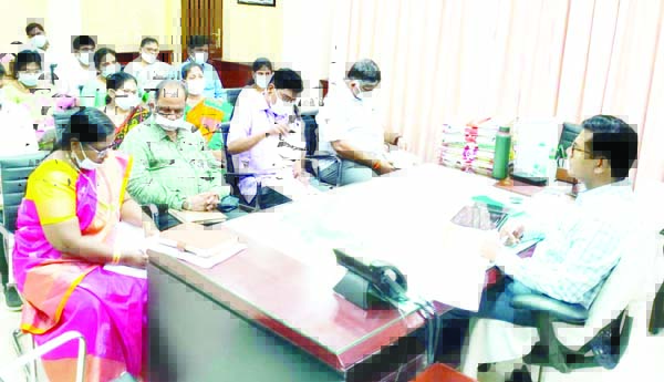 సకాలంలో హాజరు వేయకపోతే చర్యలు