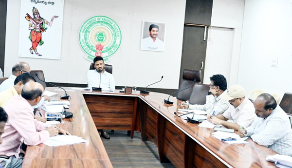 జగనన్న కాలనీల్లో మౌలిక వసతులు : గిరీష