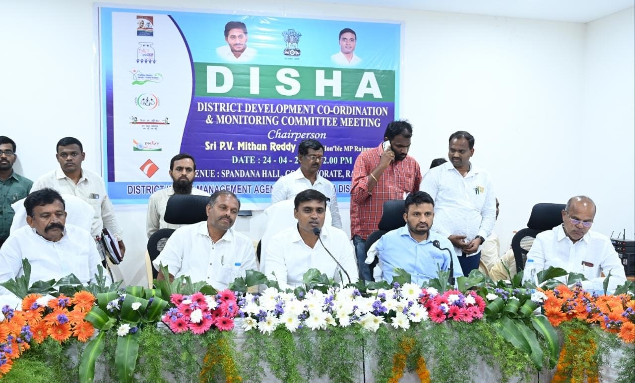 అభివృద్ధి పనులు వేగవంతం చేయండి : ఎంపీ