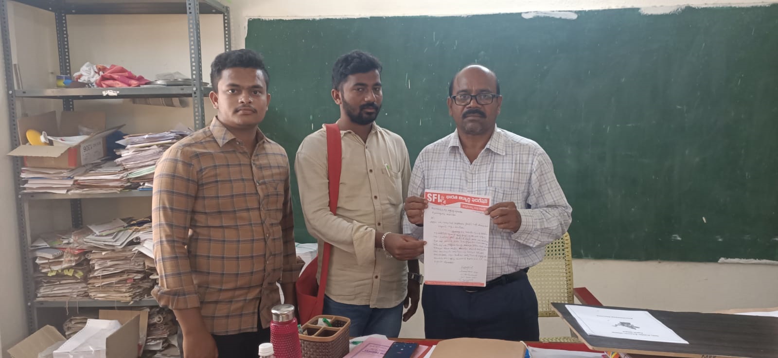 పరీక్షల నిర్వహణలో అధికారుల విఫలం