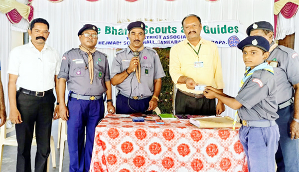 విద్యార్థుల సర్వతోముఖాభివద్ధికి స్కౌట్‌