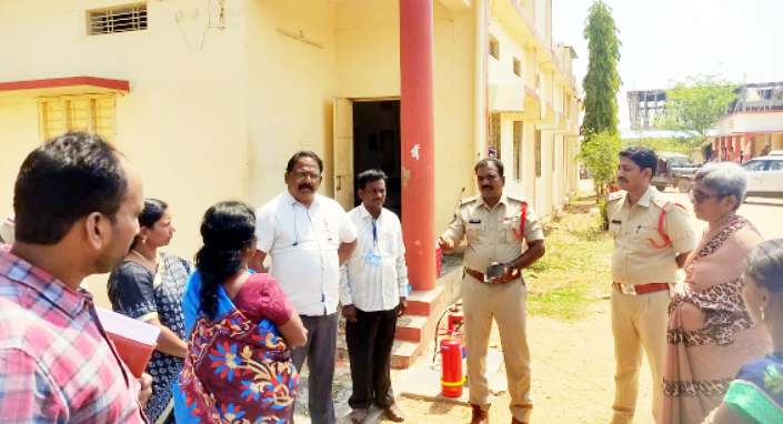 కస్తూర్బా బాలికల పాఠశాలలో వంట గ్యాస్‌ లీక్‌