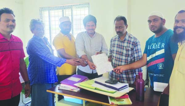 సెల్‌ టవర్‌ వద్దని గ్రామస్తుల నిరసన