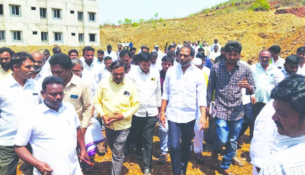 టిడ్కో గృహాలు పేదలకివ్వాలి: ఎమ్మెల్యే గొట్టిపాటి