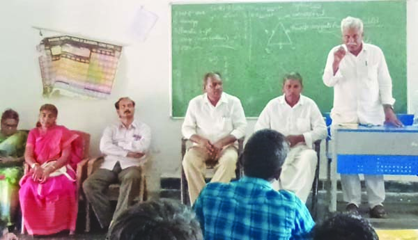 ఆత్మస్థైర్యంతో పరీక్షలు రాయాలి