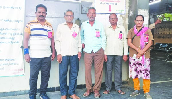 సమస్యలు పరిష్కరించాలని నిరసన