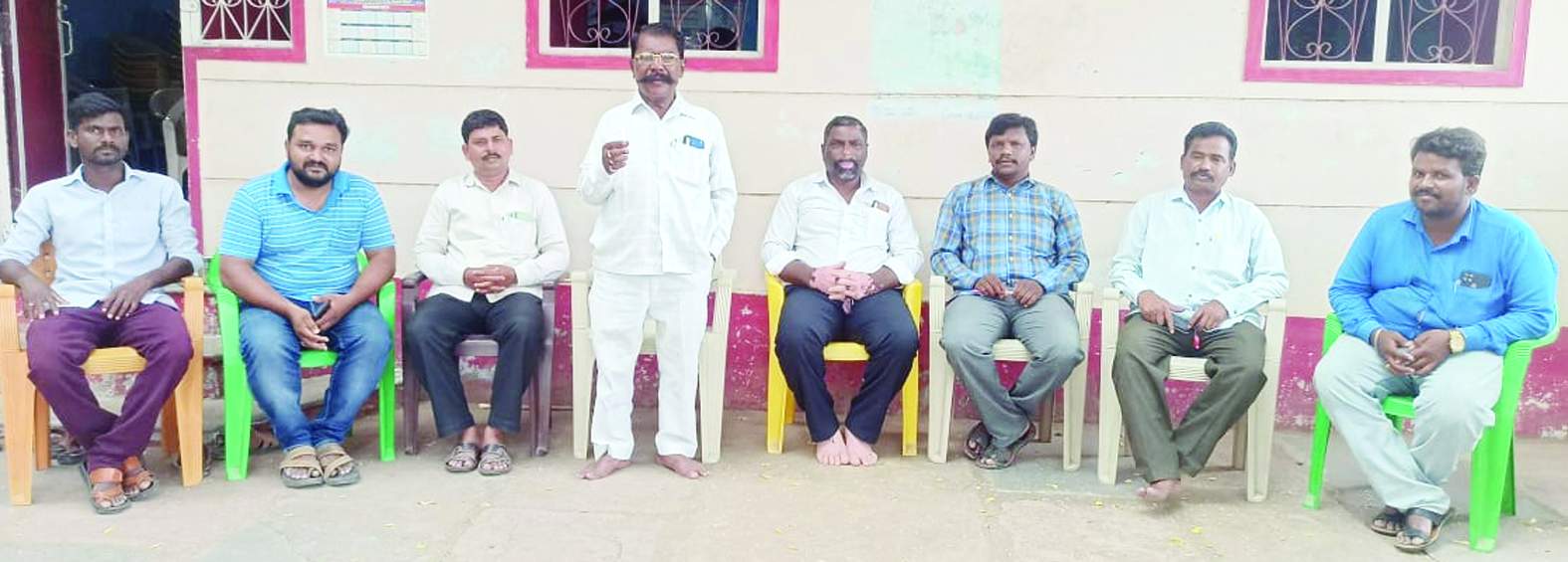 సమావేశంలో మాట్లాడుతున్న నాయకులు