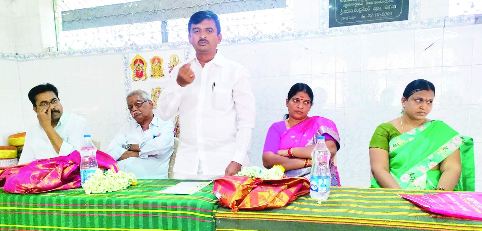 కార్యక్రమంలో మాట్లాడుతున్న చంద్ర మౌళి