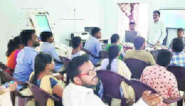 రైతులకు ఇకెవైసి చేయించాలి