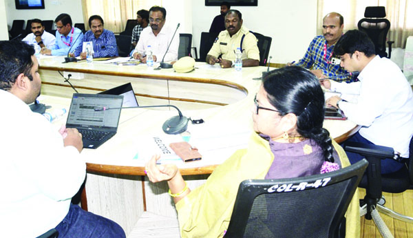 ప్రతి ఒక్కరికీ ఆధార్‌ కార్డు కల్పించాలి