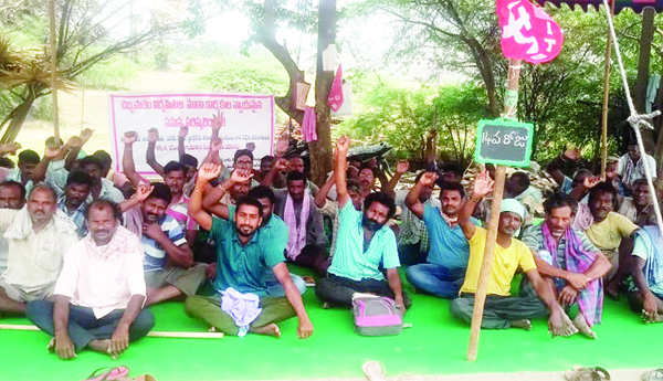 14వ రోజుకు రుషిల్‌ డెకార్‌ కార్మికుల నిరసన