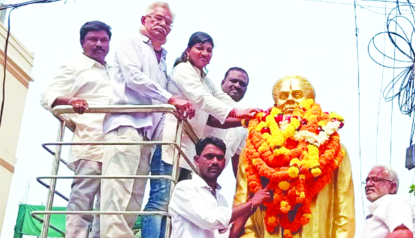 సర్ధార్‌ గౌతు లచ్చన్నకు ఘన నివాళి