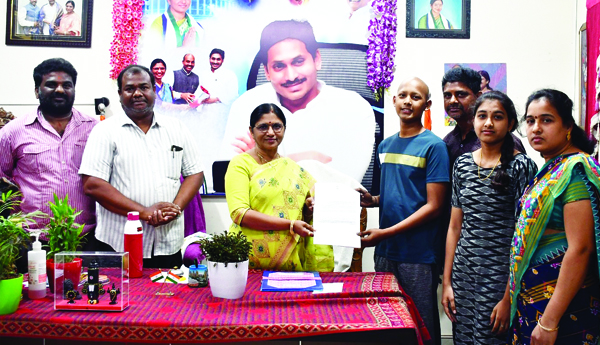 కేన్సర్‌ రోగికి పిఎం రిలీఫ్‌ ఫండ్‌
