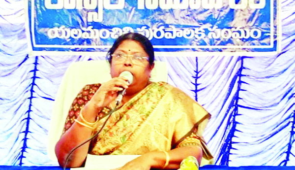 సమస్యలపై మున్సిపల్‌ కౌన్సిల్‌లో నిలదీత