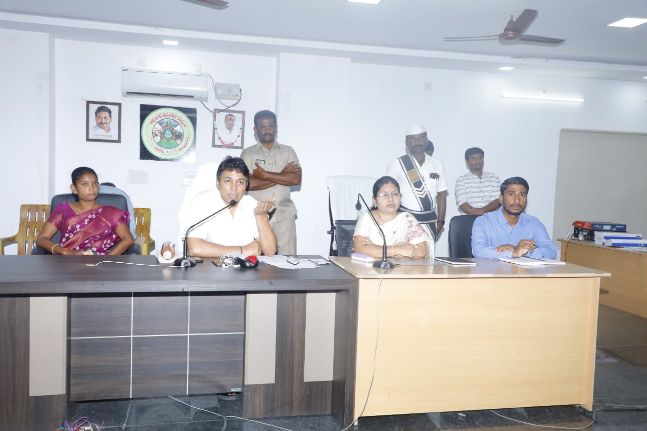 సమస్యలను పూర్తిస్థాయిలో పరిష్కరిస్తా..