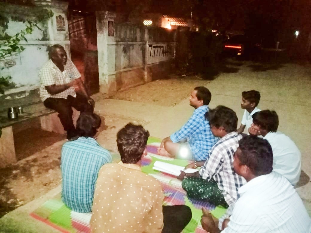 ప్రజాశక్తి-ఆత్మకూరు అర్బన్‌ : కేంద్రంలోని బిజెపి ప్రభుత్వం అనుసరిస్తున్న మతోన్మాద, ప్రజా వ్యతిరేక నిరంకుశ విధానాలపై మోడీని ఇంటికి సాగనంపాలని కోరుతూ సిపిఎం జిల్లా కమిటీ సభ్యులు గంటా లక్ష్మీపతి అన్నారు. గురువారం ఆత్మకూరు మండలంలోని వాసిలి గ్రామంలో ప్రచార భేరి కార్యక్రమం నిర్వహించారు. గ్రామంలో ప్రజలను సమాయత్తం చేస్తూ వారికి కేంద్ర ప్రభుత్వం అవలంభిస్తున్న విధానాలను వారికి వివరించారు. ఈ సందర్భంగా గంటా లక్ష్మీపతి మాట్లాడుతూ నేడు బిజెపి పాలకులు మోడీ, అమిత్‌ షా అనుసరిస్తున్న 