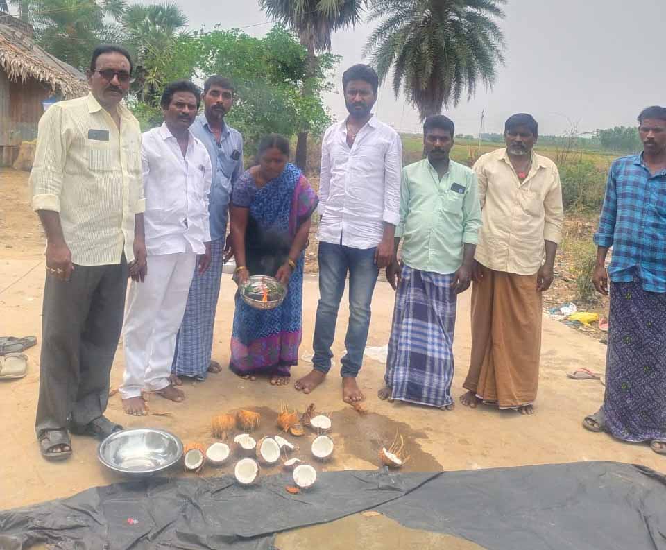 సిసిరోడ్డు నిర్మాణానికి శంకుస్థాపన