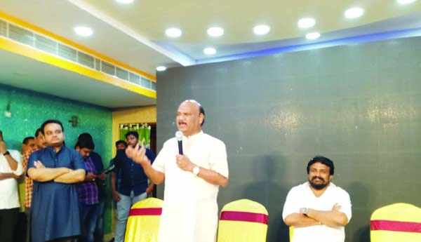 యువత టెక్నాలజీపై దృష్టి పెట్టాలి