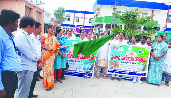 పరిసరాలను పరిశుభ్రంగా ఉంచుదాం