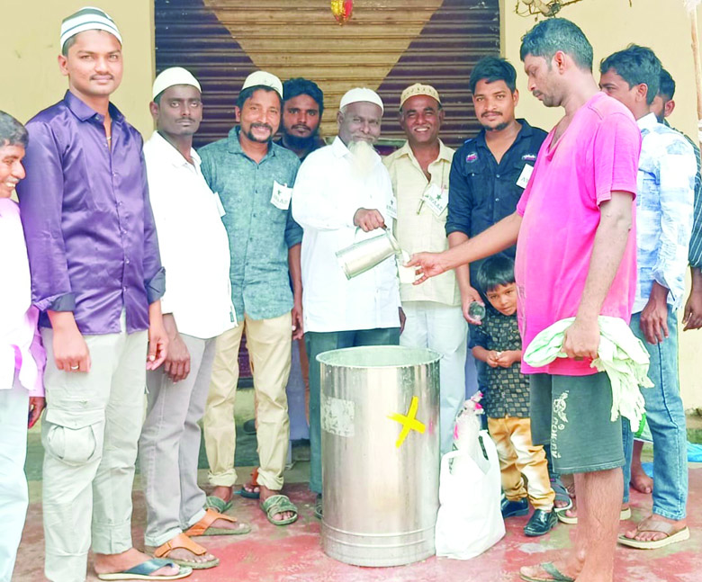 మసీదు ప్రాంతంలో చలివేంద్రం ప్రారంభం