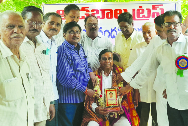 అధికార పార్టీ సత్కరించడం మంచి సంప్రదాయం