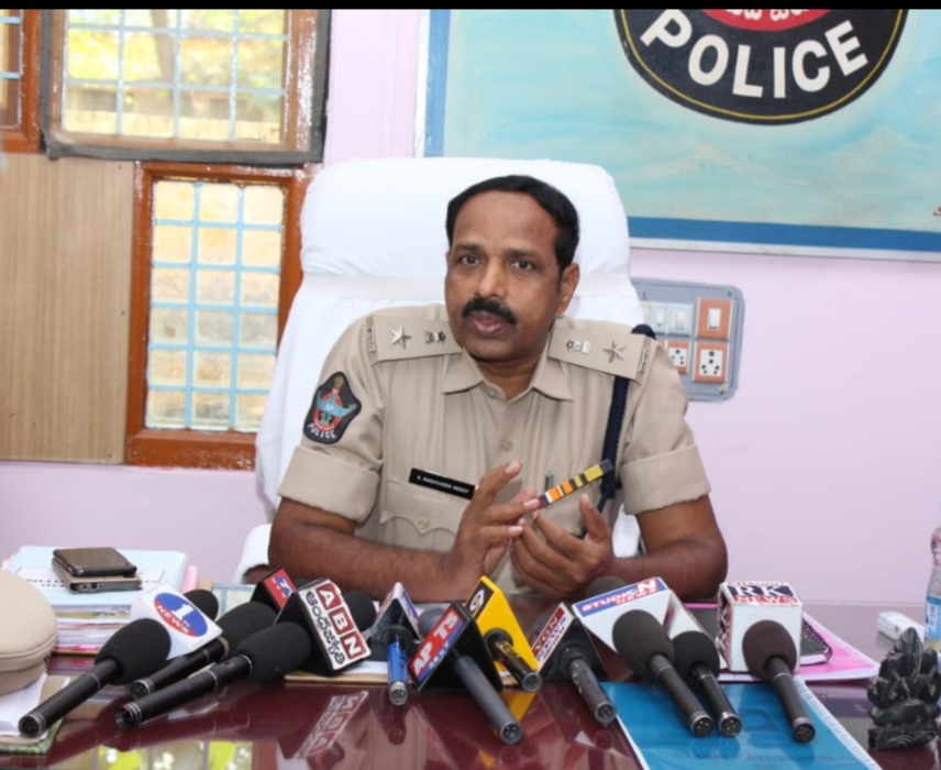 జిల్లా ఎస్పీ కె. రఘువీర్ రెడ్డి