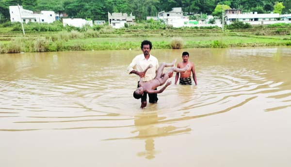 నీటిలో మునిగి విద్యార్థి మృతి