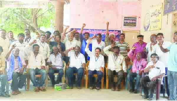 ప్రైవేటు ఎలక్ట్రికల్‌ వర్కర్లను ఆదుకోవాలి